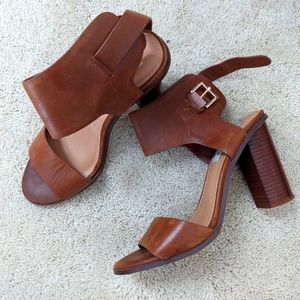 Steve Madden sandal heels, gold buckle, brown leather, 7.5